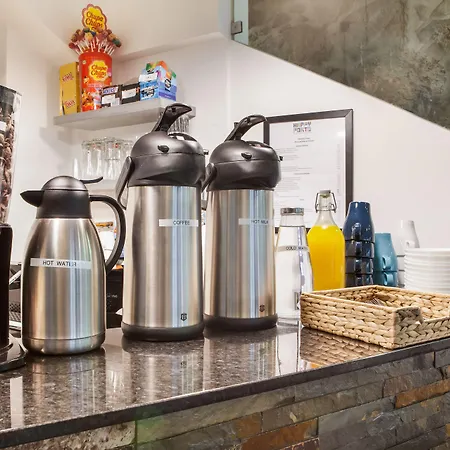 بيت شباب Happy