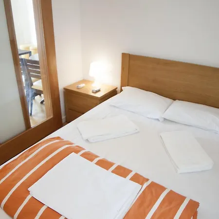 Hostel Happy & Porto