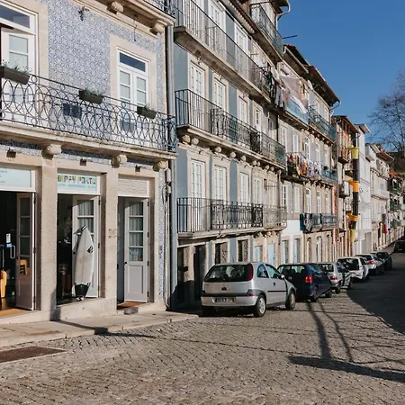 بيت شباب Happy