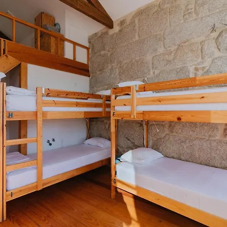 Hostel Happy & Porto
