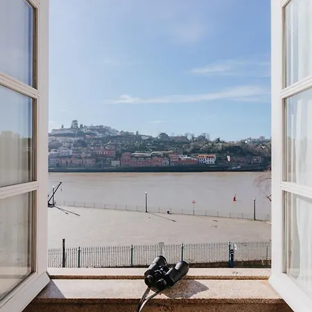 Hostel Happy & Porto