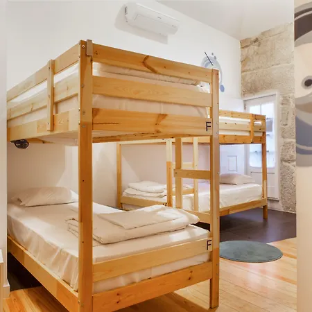 Happy Hostel&apartments Oporto