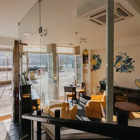 Happy Hostel&apartments Oporto