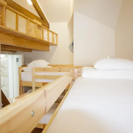 Albergue Happy & Porto